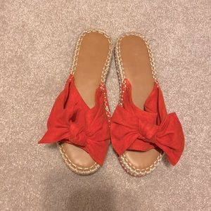 Universal thread sandals